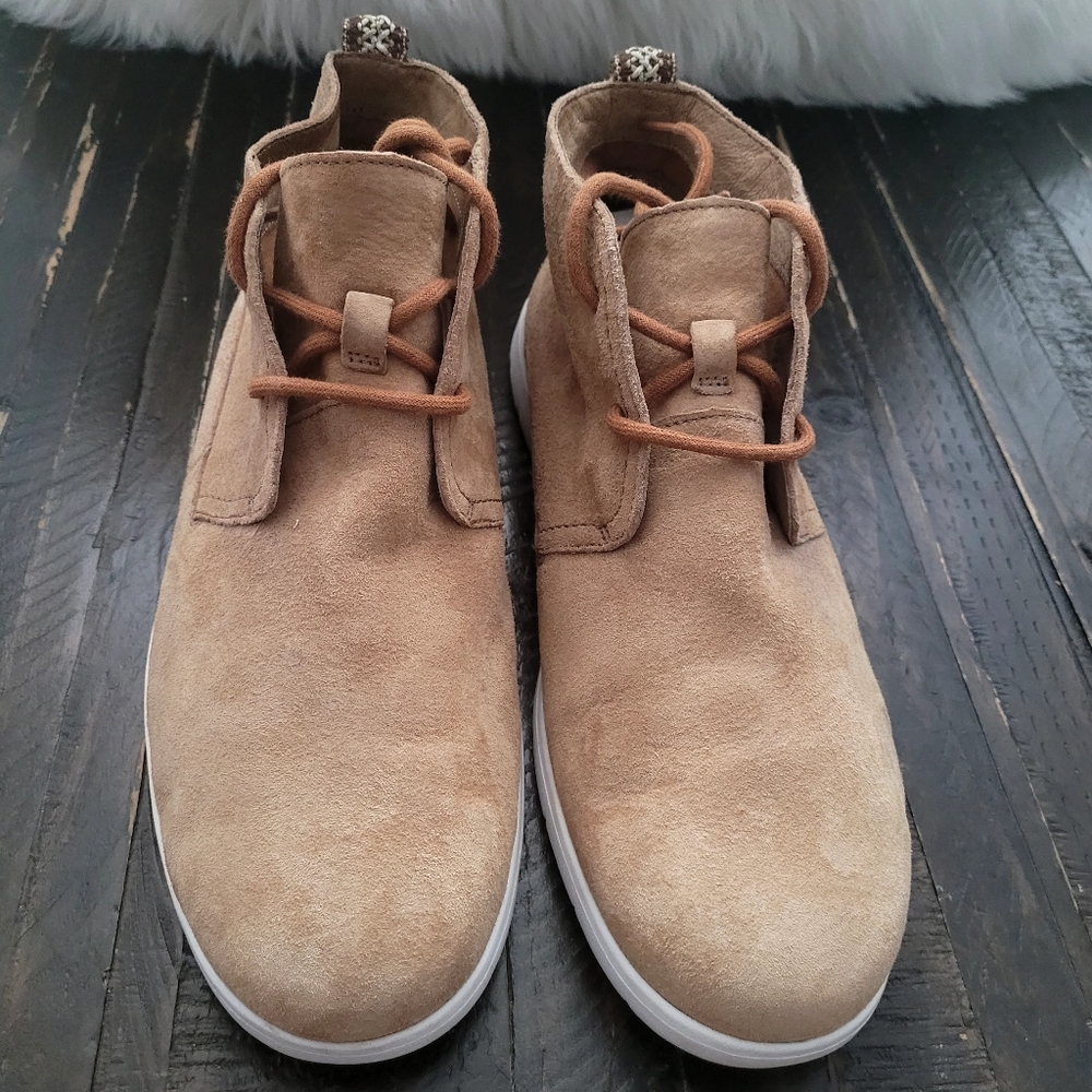 UGG Freamon Chukka Boots Men's Size 10 Suede Lace-Up Casual Ankle Boot